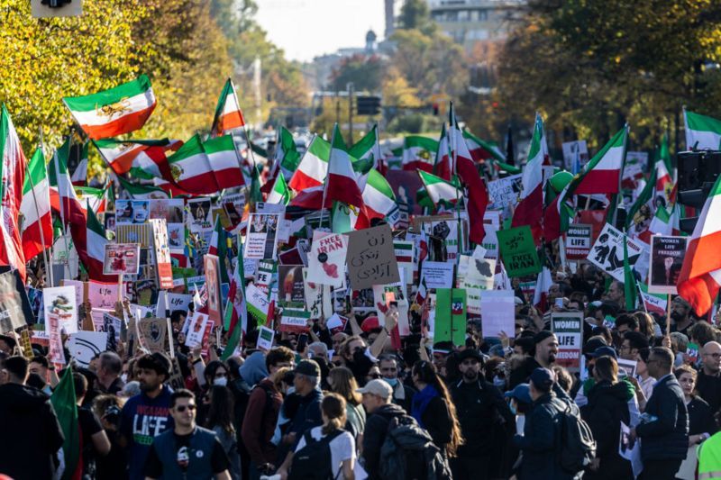 مظاهرات الإيرانيين في بروكسل تطالب الاتحاد الأوروبي بإعلان الحرس الثوري إرهابياً