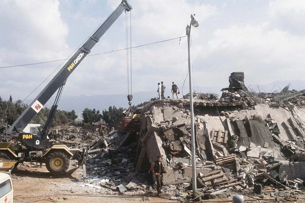 بدأ منذ 11 عامًا.. نزاع قانوني أميركي حول مطالبة إيران بتعويضات عن تفجيرات 1983 في بيروت