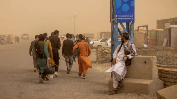 هزار و ۳۰۰ کنشگر ایرانی و افغانستانی خواستار پایان رفتار غیرانسانی با افغانستانیها شدند