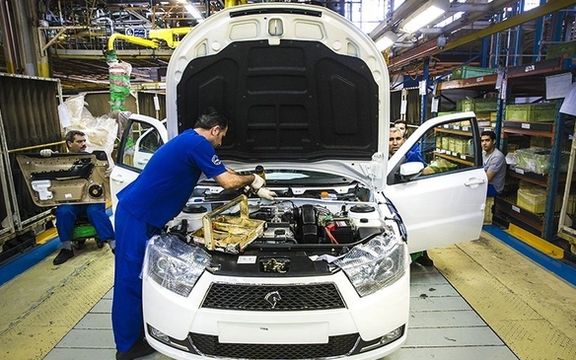 عضو اتاق بازرگانی: خودروسازان ایرانی برای واردات قطعات پسته میخرند و صادر میکنند