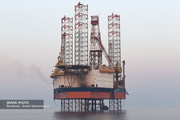 Iran faces 26% oil revenue deficit despite surging exports