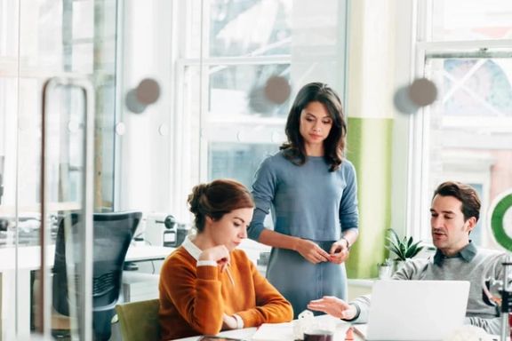 چگونه رفتاری قاطعانه داشته باشیم و از حق خود دفاع کنیم