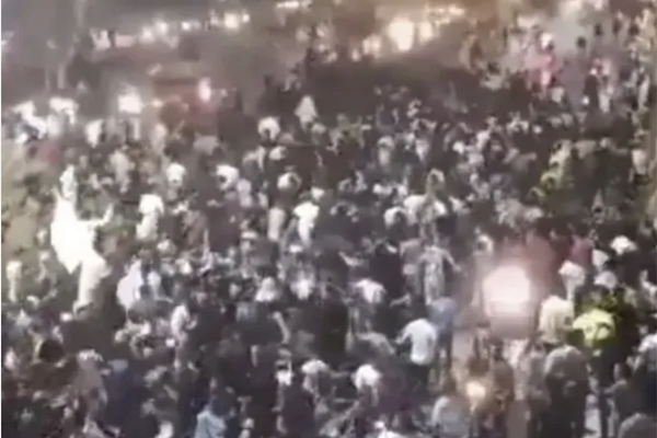 مناورات للباسيج في الأهواز وأصفهان ردًّا على الاحتجاجات المناهضة للنظام الإيراني