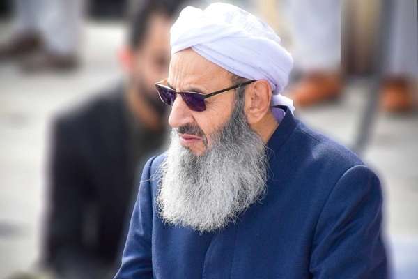 خطيب أهل السُّنة في إيران: لم نجنِ شيئًا من مشاركاتنا في الانتخابات وأصبحنا "يائسين"