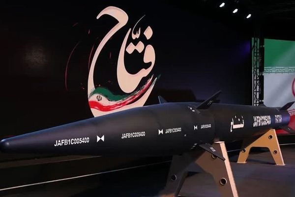 شكوك حول دعم روسي لطهران.. الحرس الثوري الإيراني يزعم تصنيع صاروخ "فرط صوتي"