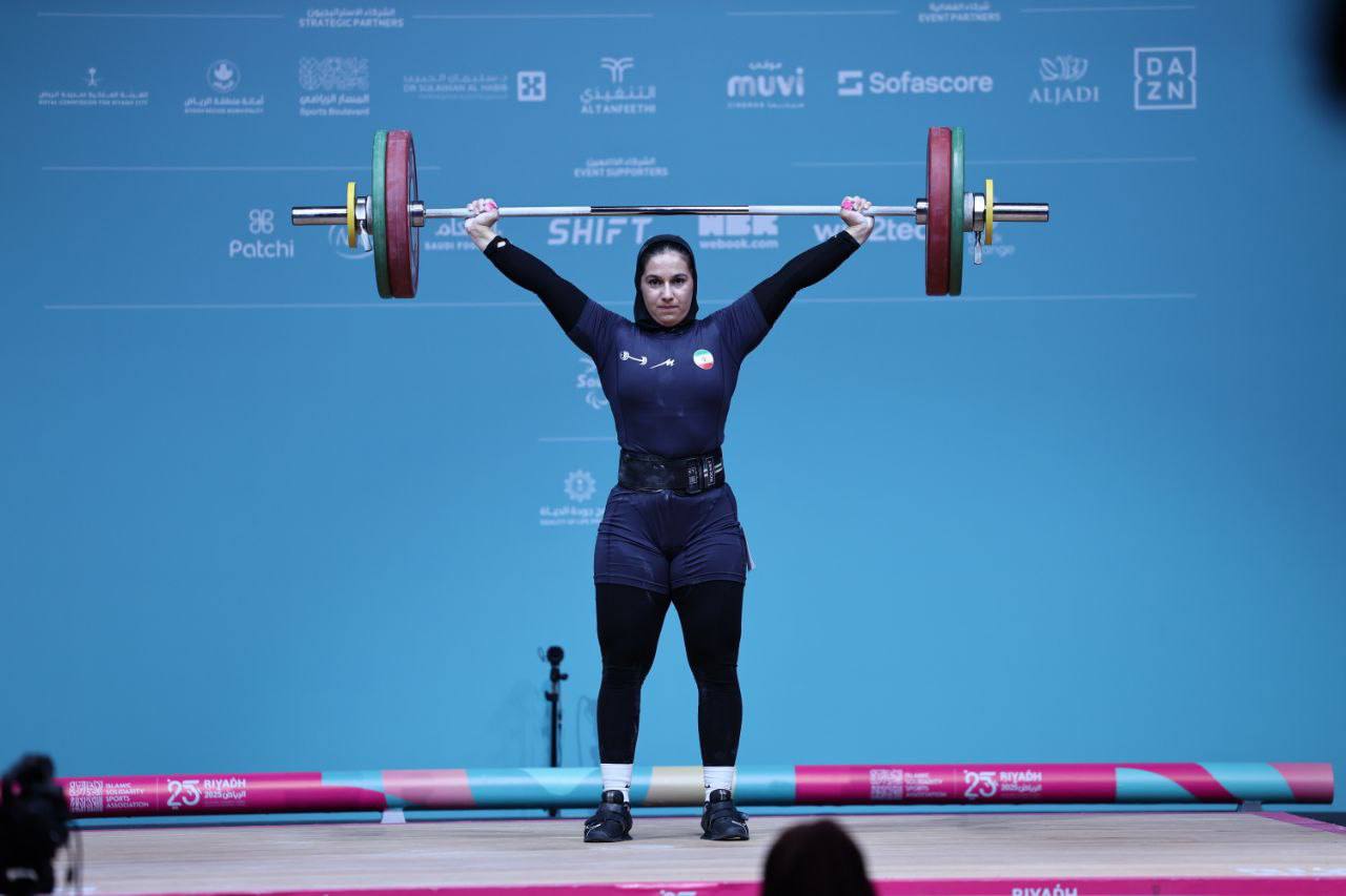 مدال برنز وزنه‌برداری مسابقات کشورهای اسلامی برای ریحانه کریمی