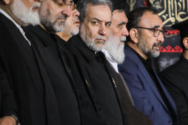 "واي نت": عراقجي أبلغ ويتكوف بحصوله على موافقة مجتبى خامنئي للتفاوض مع واشنطن