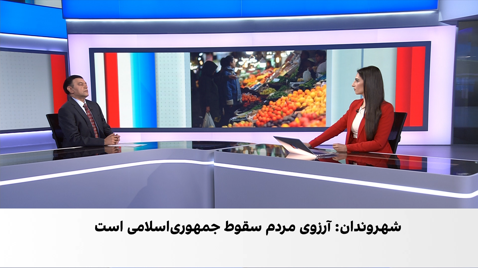 حضور خانواده‌های دادخواه بر مزار عزیزانشان در شب یلدا