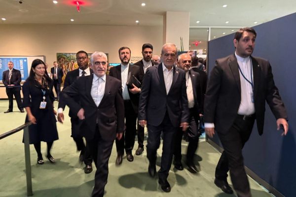 مقام دفتر پزشکیان: مقامهای ما حاضر نیستند حتی یک سنت در نیویورک خرج کنند