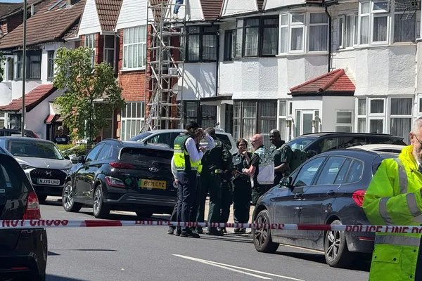 حمله با چاقو به عابران در منطقه یهودیان در شمال لندن دو زخمی بر جا گذاشت