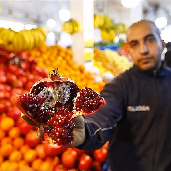 یلدا زیر سایه گرانی؛ پایبندی مردم به سنتها با وجود فشارهای معیشتی