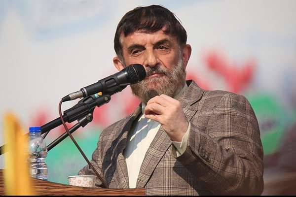 رییس گروه اقتصادی دفتر خامنهای: باید سرمایه مردم را به جای طلا به سمت نفت ببریم
