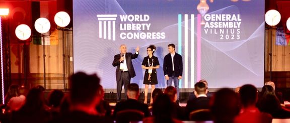 مسیح علینژاد: باید مبارزه خود را با دیکتاتورها دو برابر کنیم