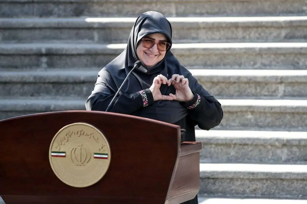 الحكومة الإيرانية: اتخذنا قرارات جيدة لصالح "رفاهية" القوات المسلحة