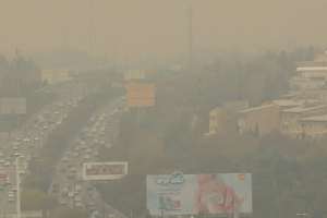 In bitter paradox, Iran grows more polluted even as it runs low on fuel