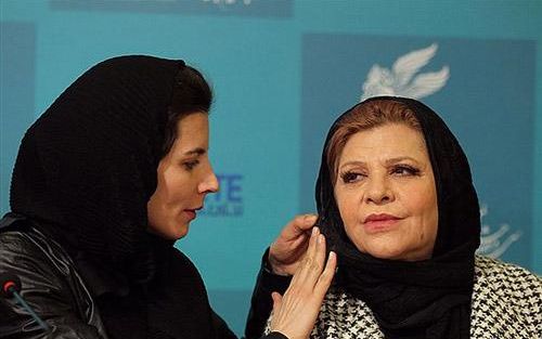 زری خوشکام، بازیگر قدیمی سینما همسر علی حاتمی و مادر لیلا حاتمی در سن ۷۷ سالگی درگذشت