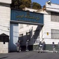 نگرانی خانوادهها از وضعیت زندانیان اوین؛ گزارشهایی از کمبود غذا و قفل شدن بندها