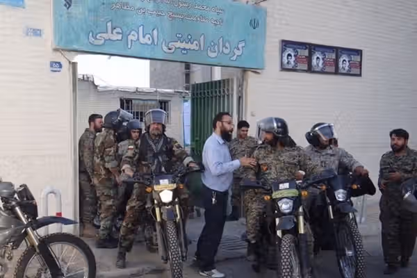 مقررة الأمم المتحدة: الشعب الإيراني عالق بين الضربات الأميركية وقمع نظام طهران
