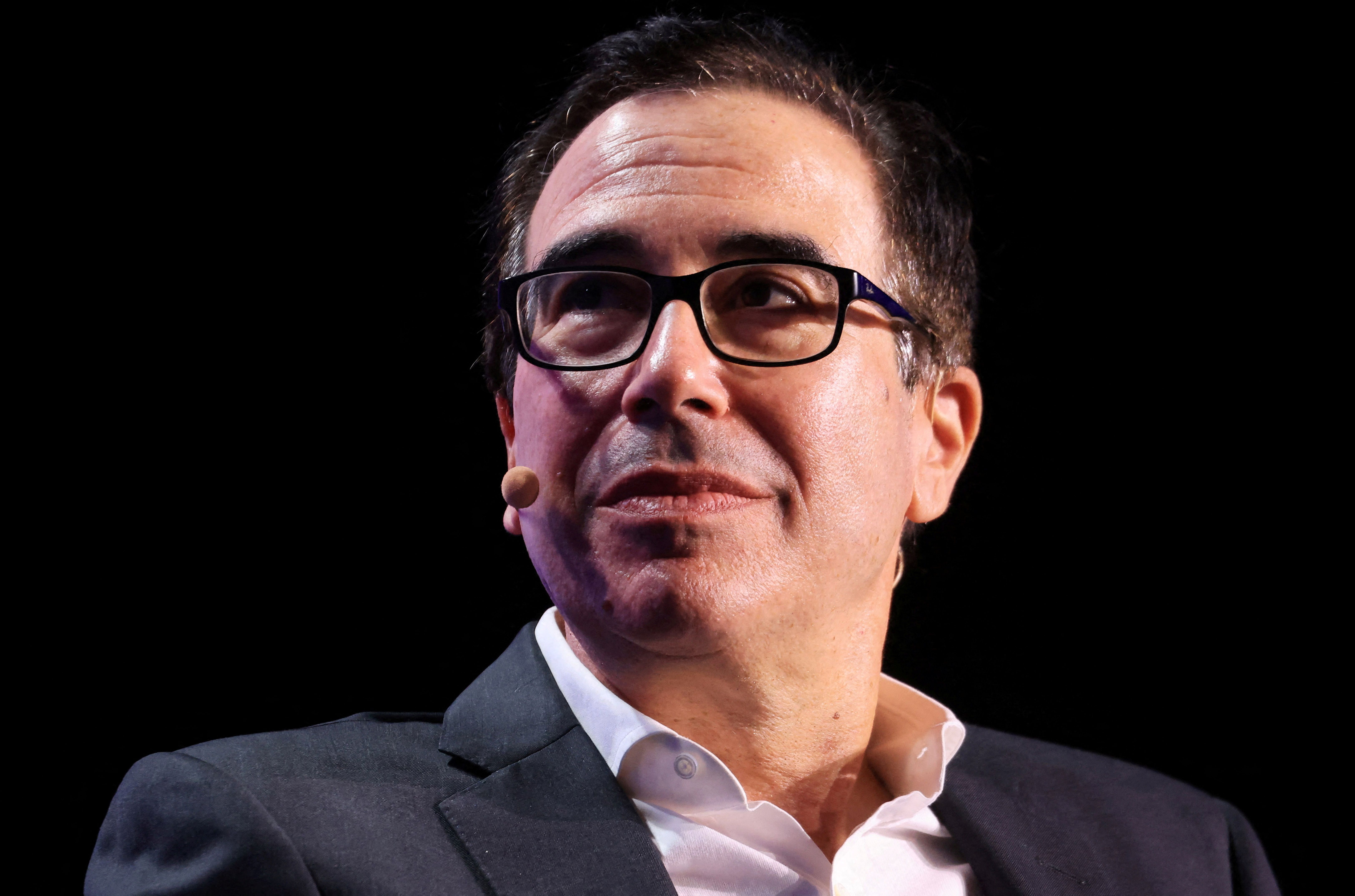 وزیر خزانه‌داری دولت قبلی ترامپ: برای تشدید تحریم ایران به وزیر بعدی مشاوره می‌دهم