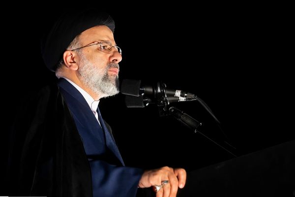 Politicians, Media Criticize Iran's Economic Decline Under Raisi
