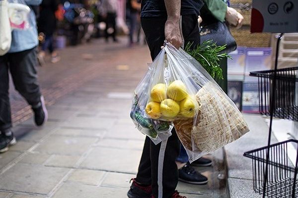 ارتفاع أسعار الغذاء في إيران.. وتوقعات بوصول التضخم إلى 60 في المائة