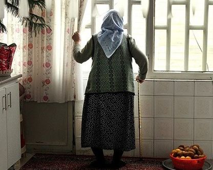 معاون ستاد ملی جمعیت: ۶۲ درصد زنان سالمند زیر خط فقر شدید غذایی هستند