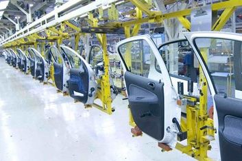 اتاق بازرگانی: ایران در ازای صادرات منابع طبیعی به چین قطعه خودرو وارد میکند