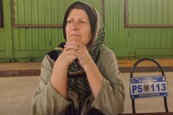 آزار سازمانیافته آمنه بیرقداری، زندانی سیاسی ۶۱ ساله در بند مجرمان خطرناک زندان وکیلآباد