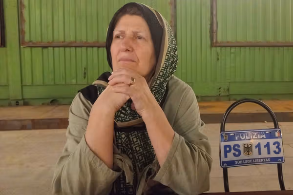 آزار سازمانیافته آمنه بیرقداری، زندانی سیاسی ۶۱ ساله در بند مجرمان خطرناک زندان وکیلآباد
