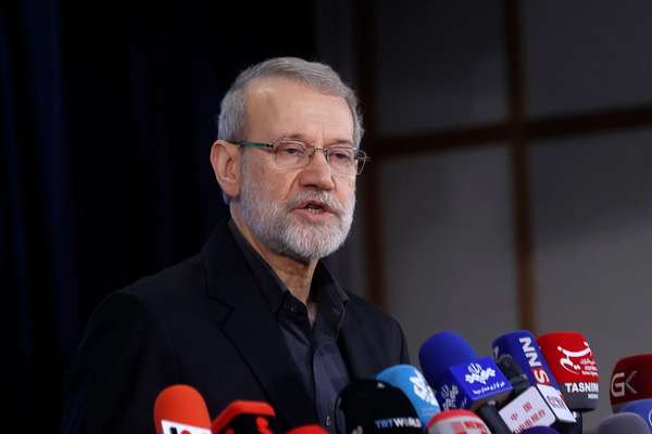 محمد جواد لاريجاني: جثمان شقيقي كان بلا رأس ولا جسد ولم يتبقَّ منه سوى يد