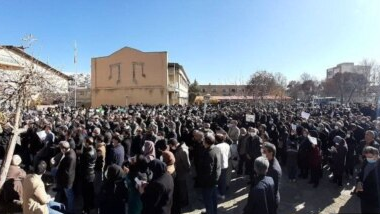 شورای سازماندهی اعتراضات کارگران پیمانی نفت از تجمع سهشنبه معلمان حمایت کرد