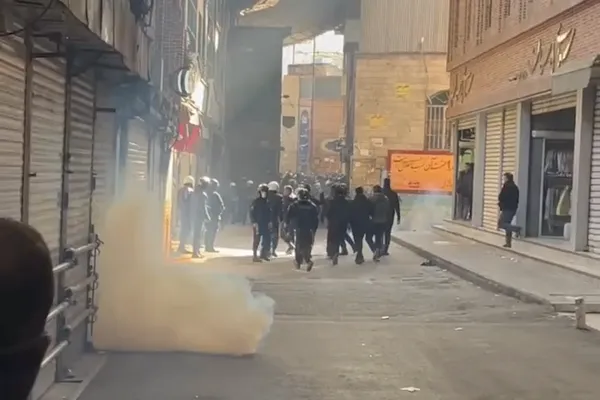 استراتژیست بازارهای جهانی: فروپاشی اقتصاد برای حکومت ایران خطری جدیتر از مداخله نظامی است