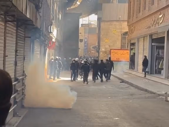 استراتژیست بازارهای جهانی: فروپاشی اقتصاد برای حکومت ایران خطری جدیتر از مداخله نظامی است