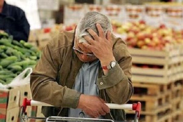 Iran Official Warns Radio Staff Not To Bring Up Economic Woes