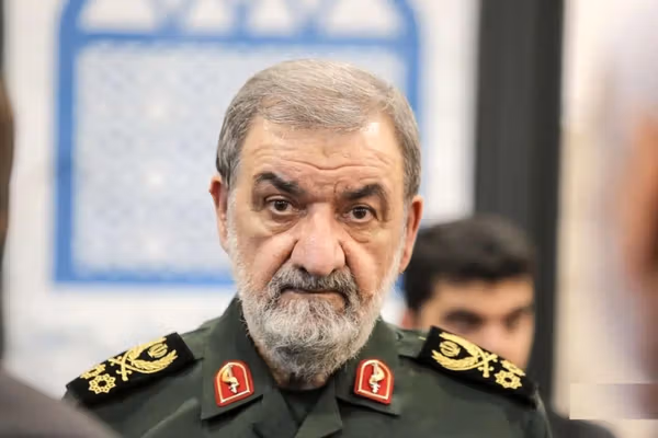 محسن رضایی: آمریکا پس از شکست سختی که از جمهوری اسلامی خورد، در حال سقوط است