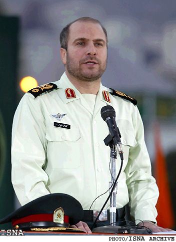 في الذكرى العشرين.. كيف قتلت مروحية رئيس البرلمان الإيراني الحالي مشجعي "استاد آزادي"؟