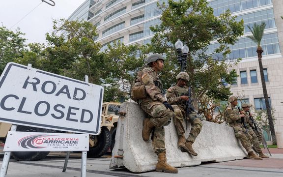 نظرسنجی: آمریکاییها بر سر واکنش نظامی ترامپ به اعتراضات اختلاف دارند