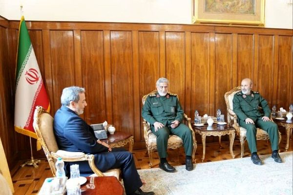 ترامب يستهدف خامنئي والحرس الثوري.. وعراقجي خارج معادلة النظام