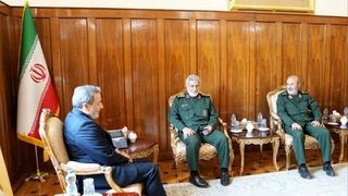 ترامب يستهدف خامنئي والحرس الثوري.. وعراقجي خارج معادلة النظام