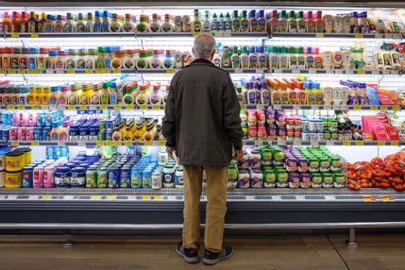 واکنش شهروندان به حذف اقلام غذایی زیر فشار تورم: برای زنده ماندن میجنگیم