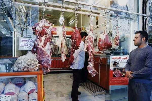 ایلنا: دستمزد هشت ساعت کار روزانه یک کارگر پول خرید ۲۵۰ گرم گوشت قرمز هم نمیشود