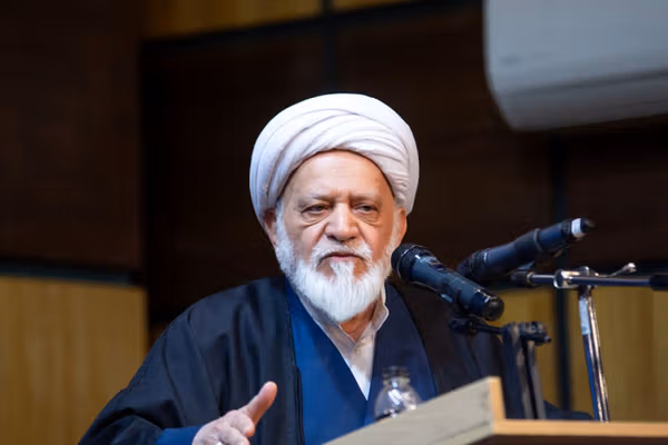 رییس شورای فقهی بانک مرکزی: حدود ۷۰ میلیارد دلار ارز و طلا در اختیار مردم است