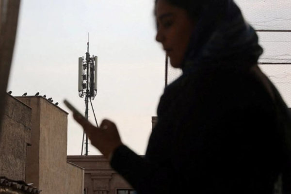 نتبلاكس: انقطاع الإنترنت في إيران يتجاوز 1200 ساعة ويدخل أسبوعه الثامن