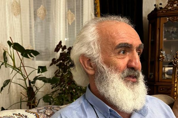 ابنة سجين سياسي إيراني محكوم بالإعدام تؤكد تدهور حالة والدها وسط تجاهل قضائي وطبي