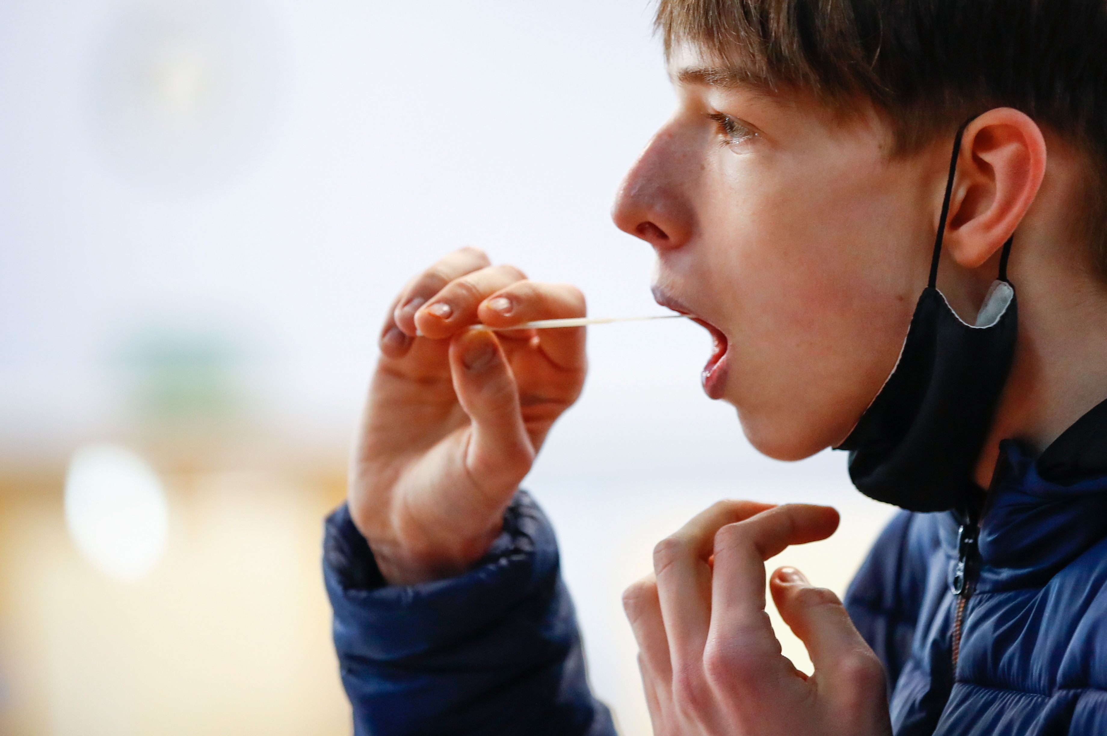 پژوهشگران: گونه جهش‌یافته ویروس یافت‌شده در بریتانیا، ۳۰ تا ۱۰۰ درصد از گونه‌های قبلی کشنده‌تر است 