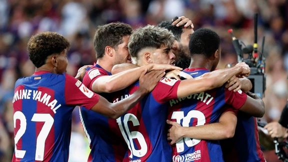 جوانترین بازیکن بلوگرانا در لالیگا؛ پدیده ۱۶ ساله تاریخ بارسلونا را از نو نوشت