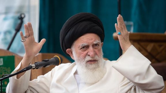 مدرس الحوزة العلمية في قم: الشعب يعتبر الملالي سبب مشكلات إيران