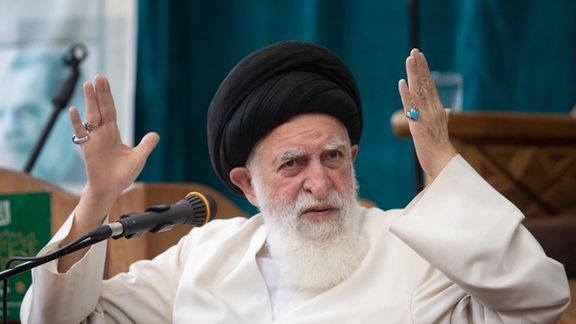 علوی بروجردی، مدرس حوزه علمیه قم: بسیاری از مردم بانی مشکلات اقتصادی را روحانیان میدانند