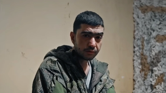 ذهب إلى روسيا للعمل فأُجبره جيشها على القتال قسرًا.. أسر أول إيراني في حرب أوكرانيا