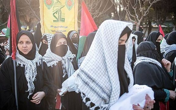 مؤسسة تابعة لخامنئي تدعو الشعب الإيراني للاحتفال بـ "النصر العظيم" في غزة